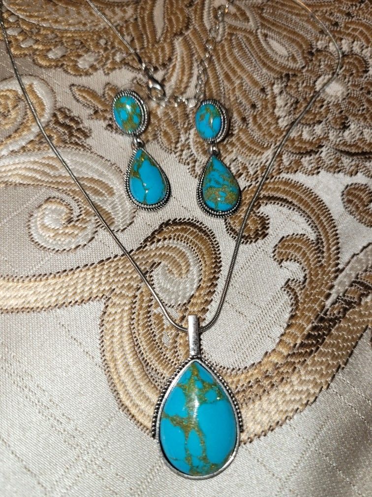 New Faux Turquoise Necklace Earrings Set