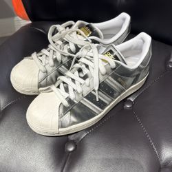 Adidas Shoes - Unique 