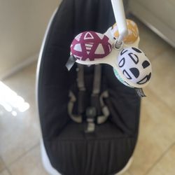 4Moms mamaRoo Multi-Motion Baby Swing 