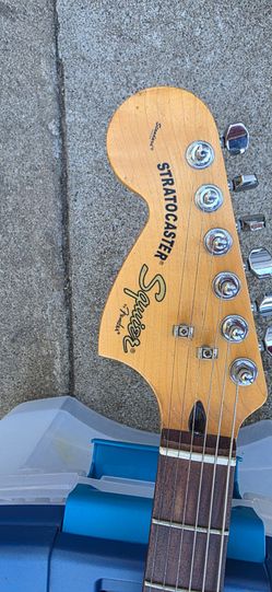 Left handed Fender Stratocaster electric guitar