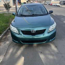 Toyota Corolla Le 2010