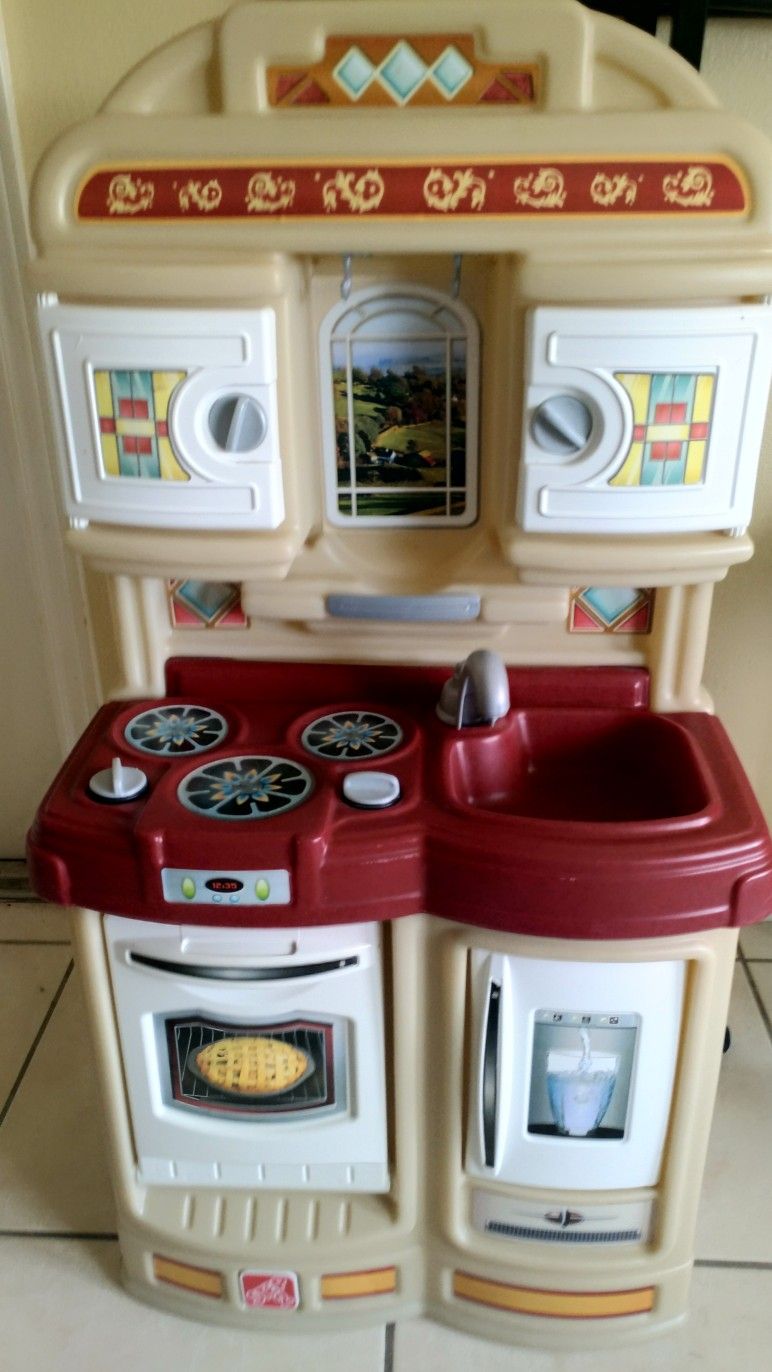 Play Kitchen 