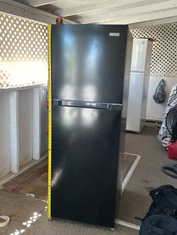 Medium sized fridge