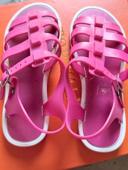 Girls shoes
