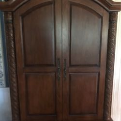 Offer cheap up armoire
