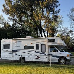 2005 Coachmen Freelander