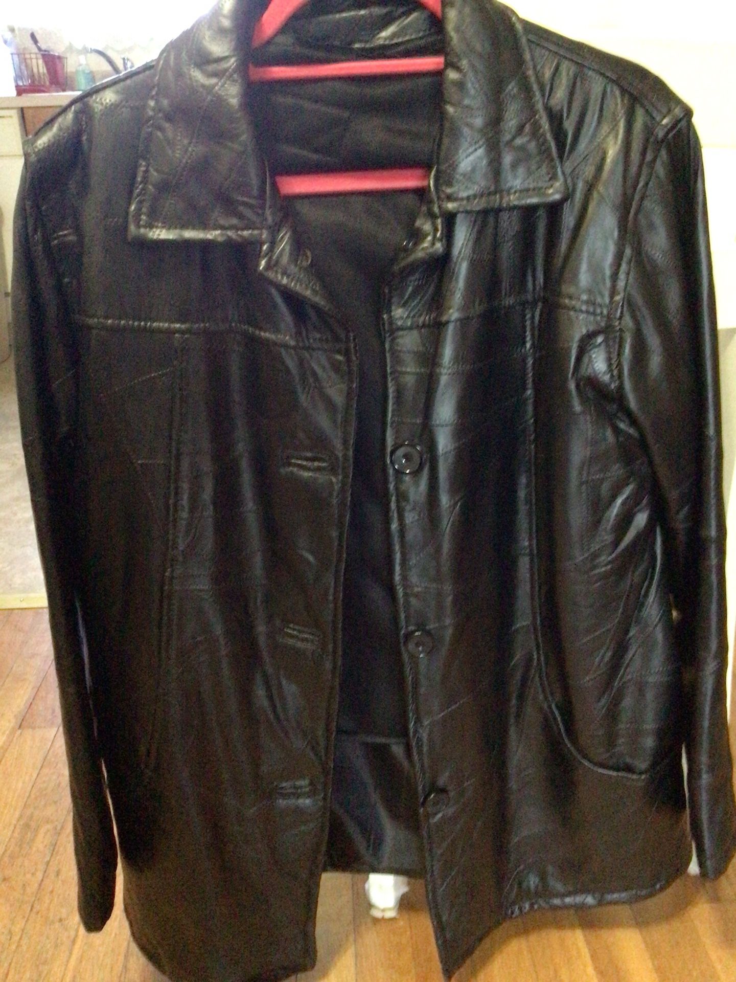 BLACK WOMANS LEATHER JACKET