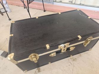 Concourse Storage Footlocker Trunk