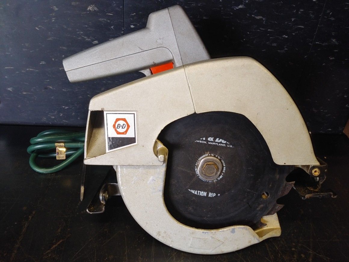 Black & Decker 7 1/4" Circular Saw
