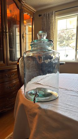 Glass Beverage Dispenser with Spigot