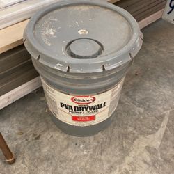 5 Gallon Bucket of Hydraulic Fluid