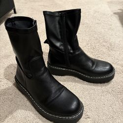 Women’s Leather Boots 