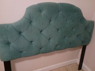 Full Size Plush Tufted Headboard