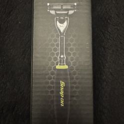 NIB  Snap On Tools  Gillette Mach 3  3 Blade Razor  Soft Grip Handle Hi Viz  2 Total Head Cartridges   