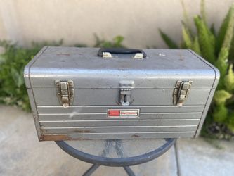 Selling A Vintage Craftsman Toolbox With Tray 