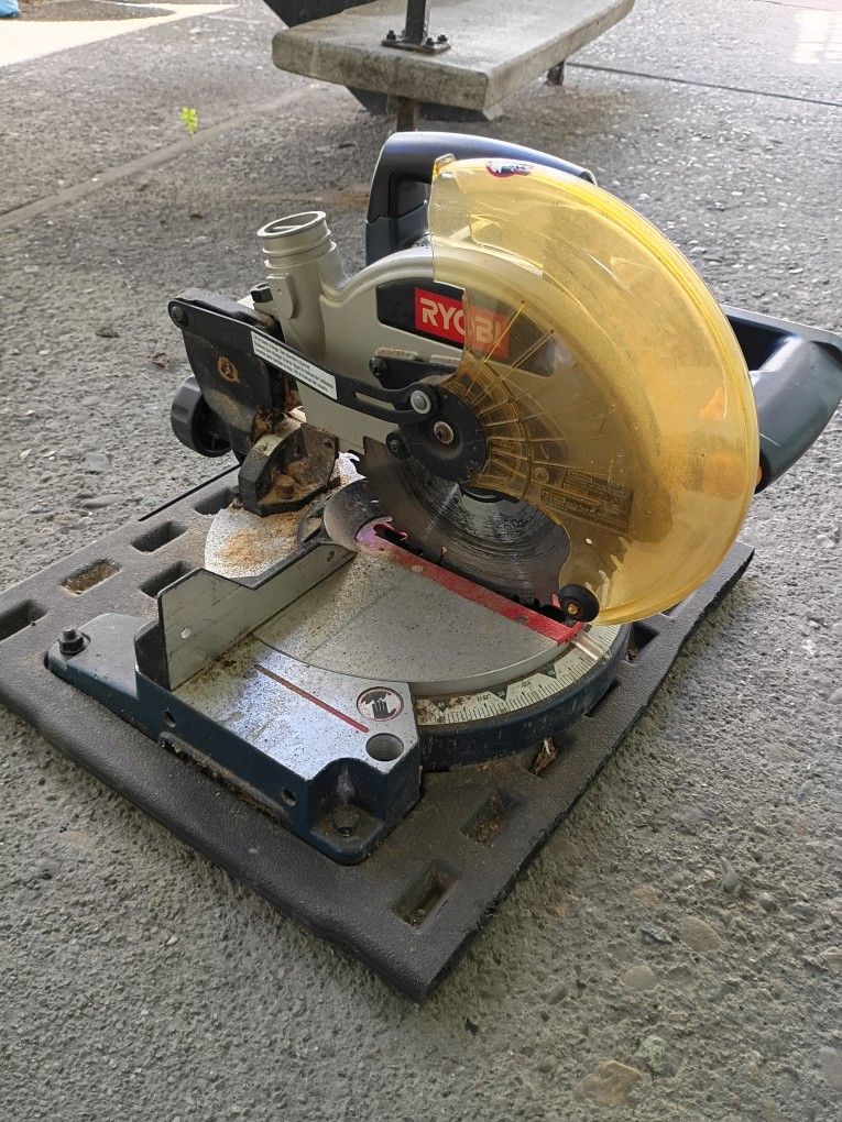 Ryobi 8 1/4 Compound Miter Saw