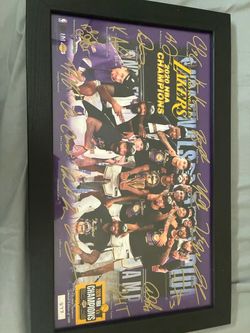 Lakers sign
