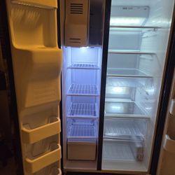 Samsung Refrigerator 26 Cu