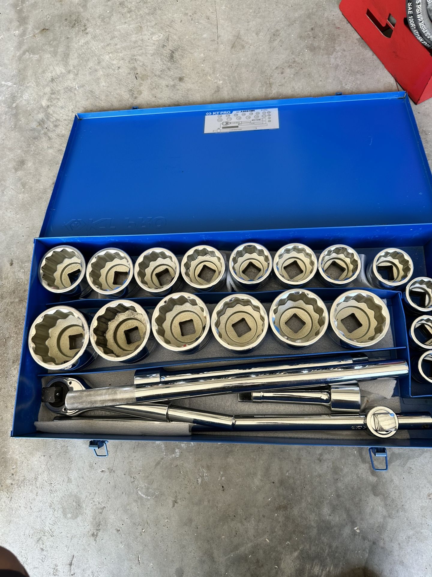 Kt Pro Tools A8001mr 1" Dr Metric Large Socket & Ratchet Set 