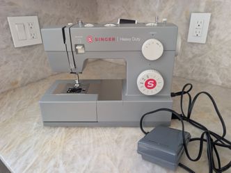 Singer heavy duty sewing machine