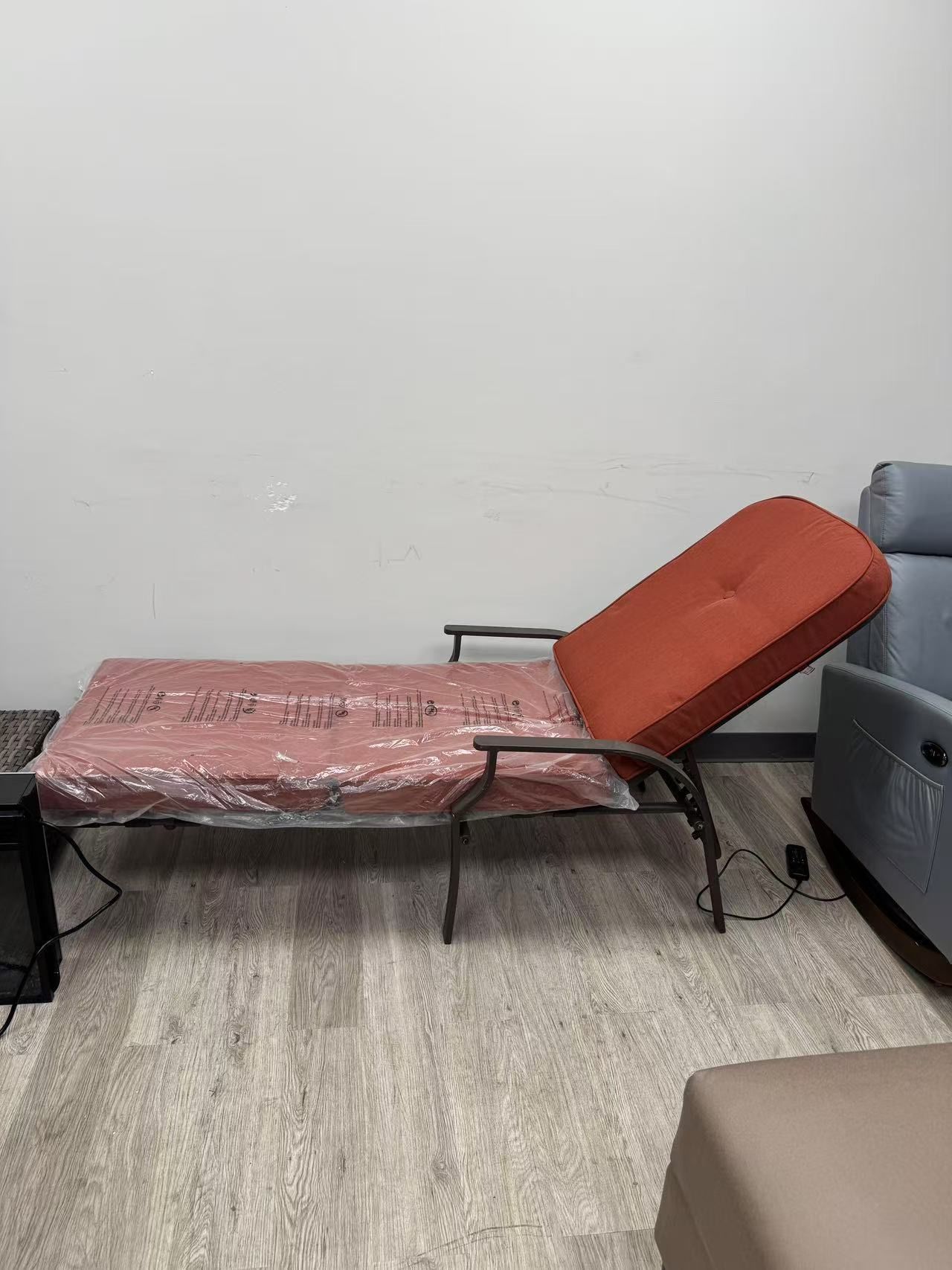 New Adjustable Outdoor Chaise Lounge Chair