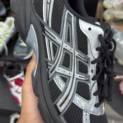 holiday pack asic gel 1130