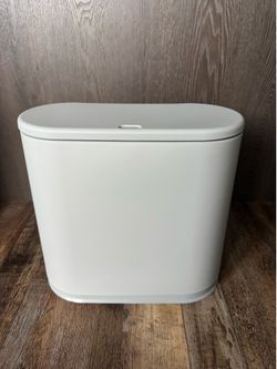 Slim Press-Top Trash Can