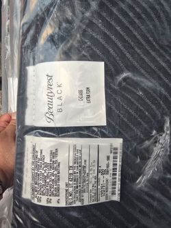 King size beautyrest black extra firm matress and Boxpring free Delivery