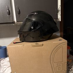 Carbon Fiber Pista GP RR (Glossy Black)