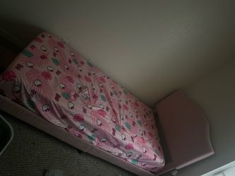 2Couches , 2TVs 65inch 55inch , twin bed 350