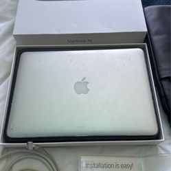 2017 MacBook Air 13” 128GB