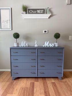 ✨🩶Gorgeous solid dresser🩶✨