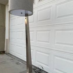 Heavy Duty Floor Lamp
Height:6 Ft
Great working--