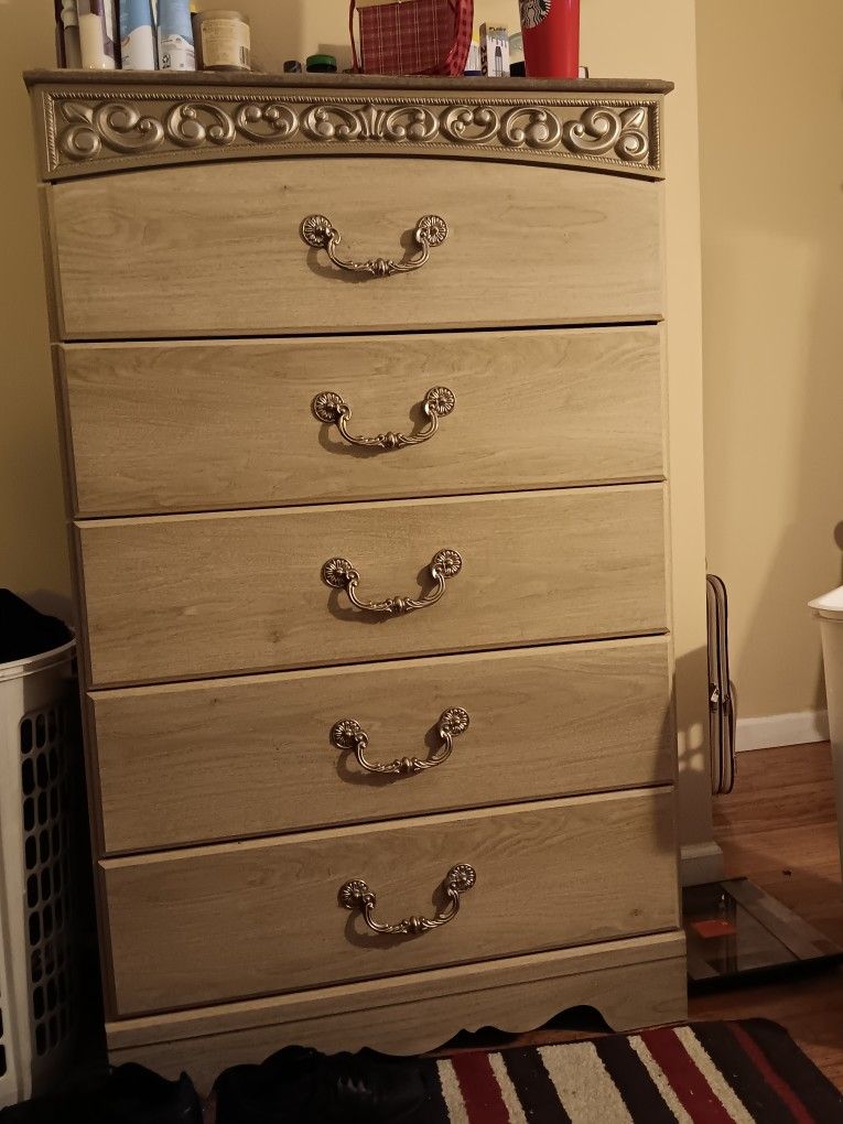 Queen Size Bedroom Set