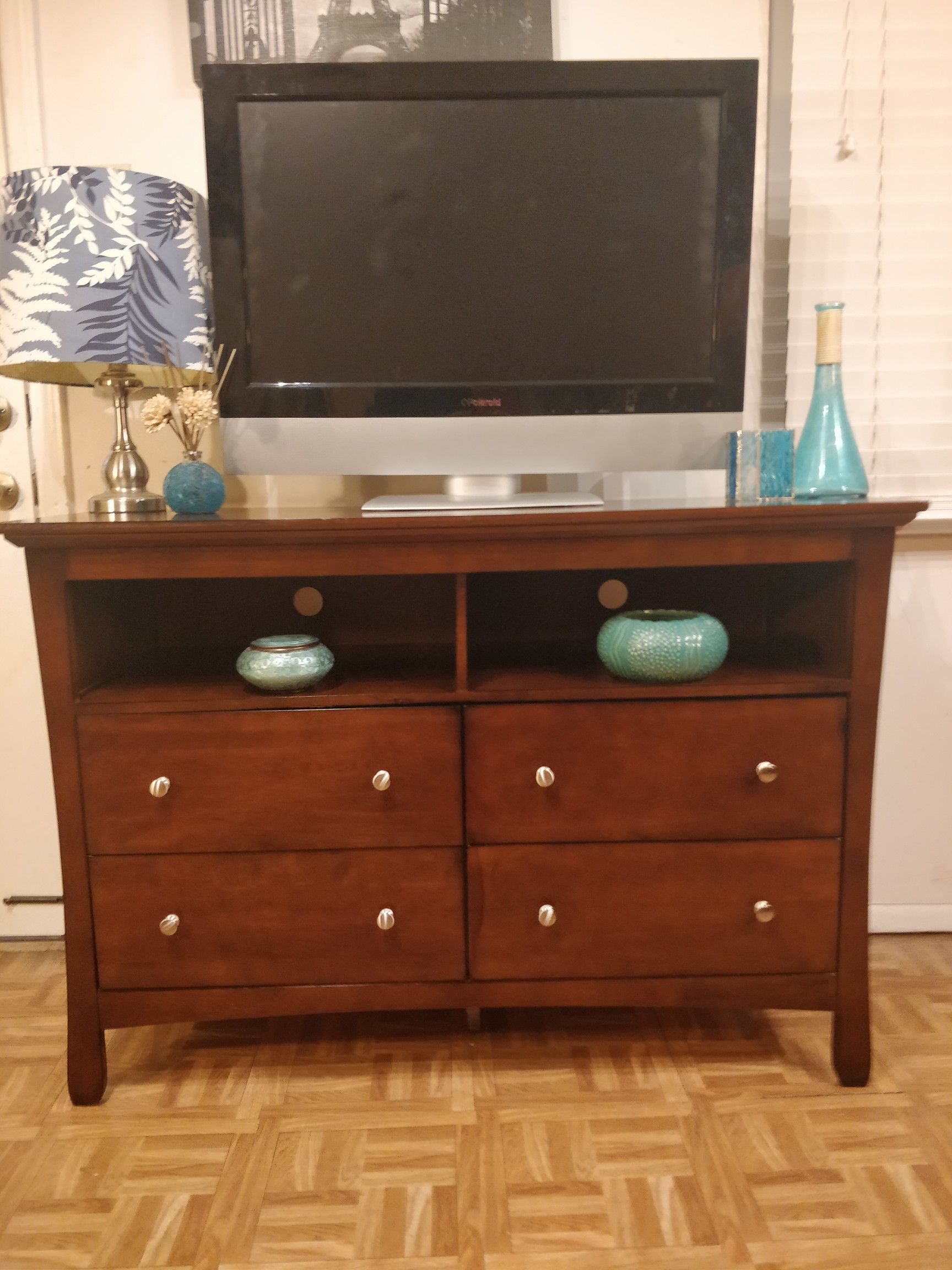 Like New dresser/ TV stand for big TVs in great condition, all drawers sliding smoothly, pet free smoke free. L48"*W18"*H33"