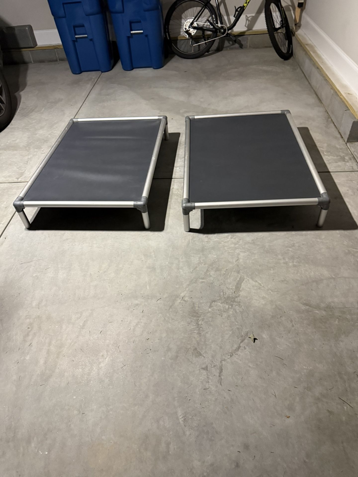 Metal, elevated pet beds for Sale 