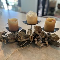 TRIPLE CANDLE 🕯️ HOLDER W/FAUX FLOWERS 🌺 