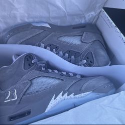 WolfGray 5s Size 7m