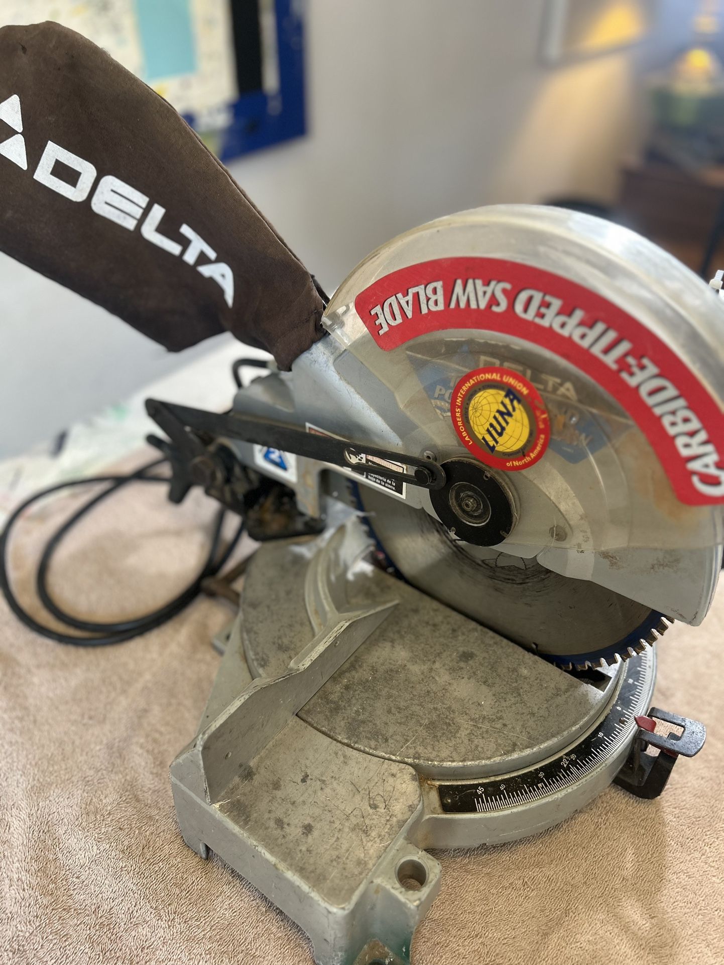 Compound Miter Saw (10”)