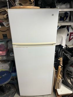GE Apt Size Refrigerator