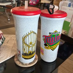 2 MINNESOTA TWINS 32 Oz, 1991WORLD CHAMPION INSULATED BEVERAGE CONTAINERS
