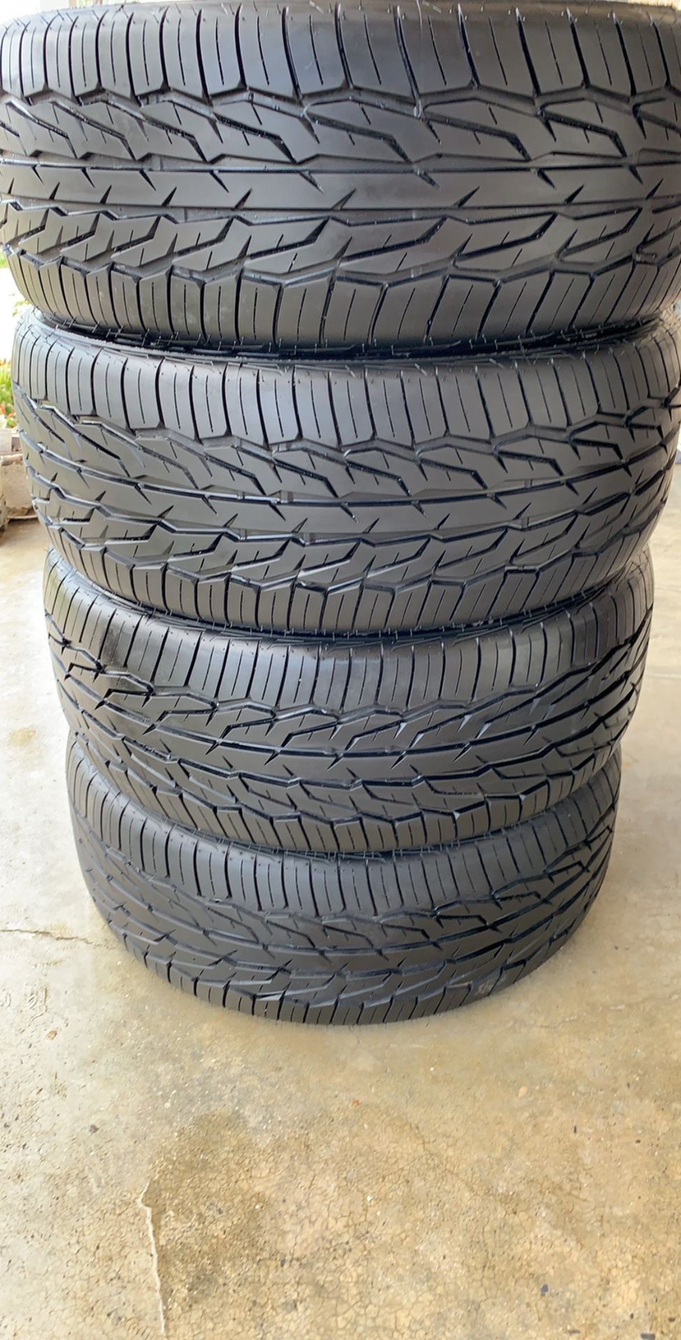 225/40R18 New set of TOYO tires