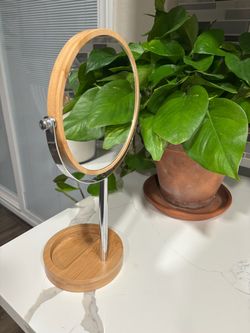 Dual Sided Magnified Mirror