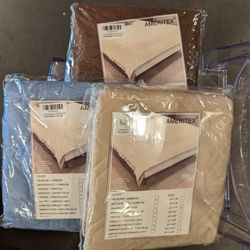 Waterproof and Non-Slip Dog Bed Cover and Pet Blanket Sofa Pet Bed Mat