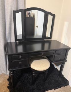 Vanity with stool and mirror