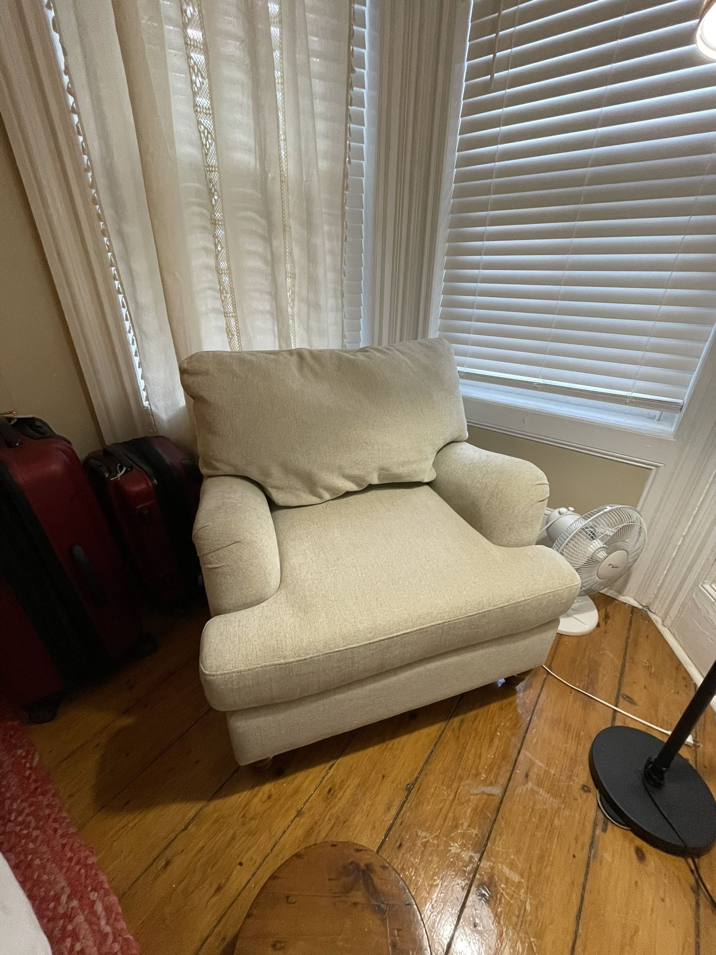 Comfy Oversized Oatmeal Chair! 🫶🤲❤️