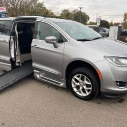 2023 Chrysler Pacifica