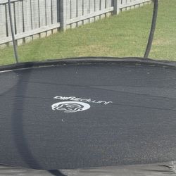 Trampoline 