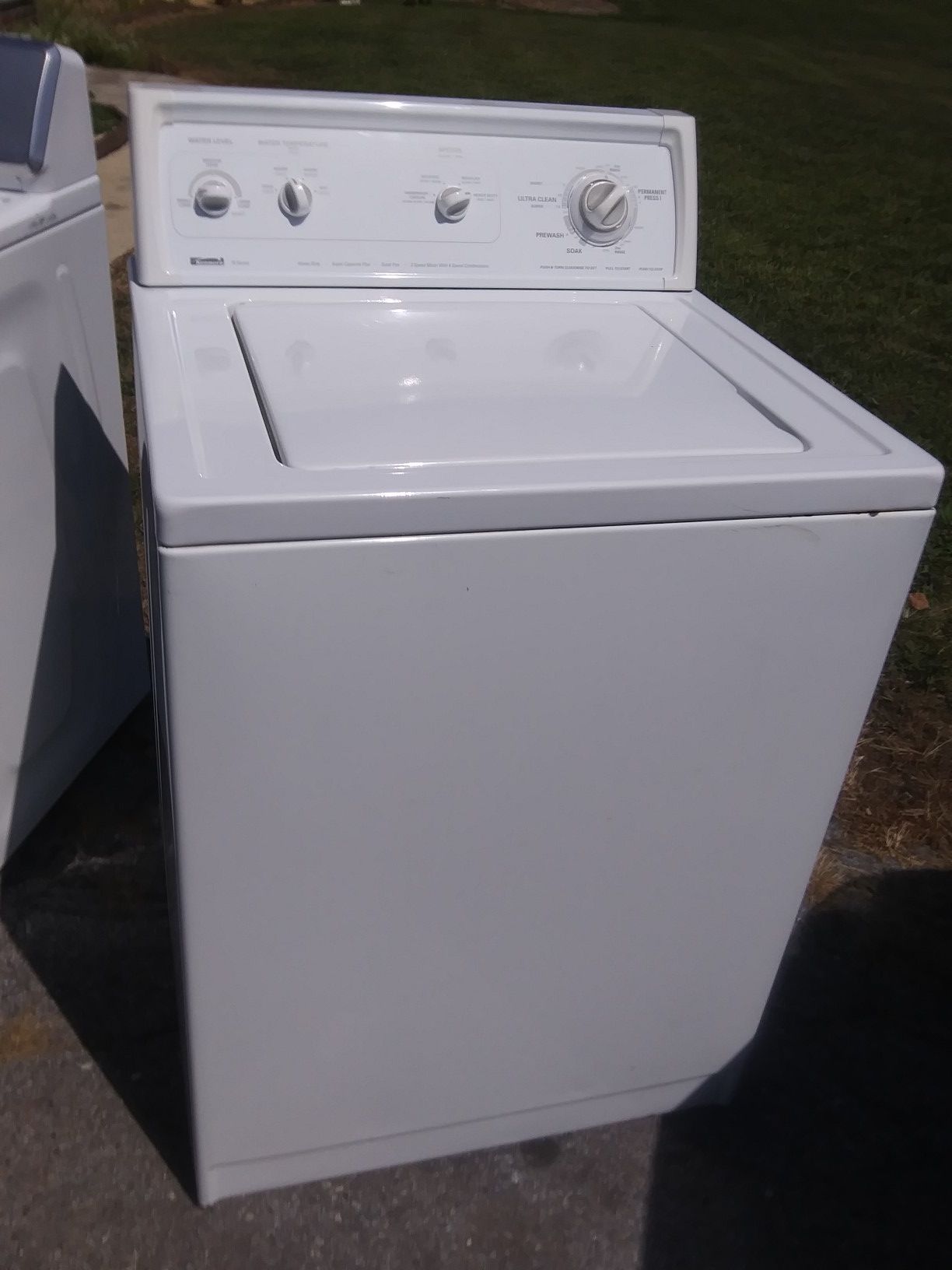 Kenmore Big load washer in great working condition.