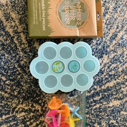 natures Little Food Pouches And Silicone Food Tray